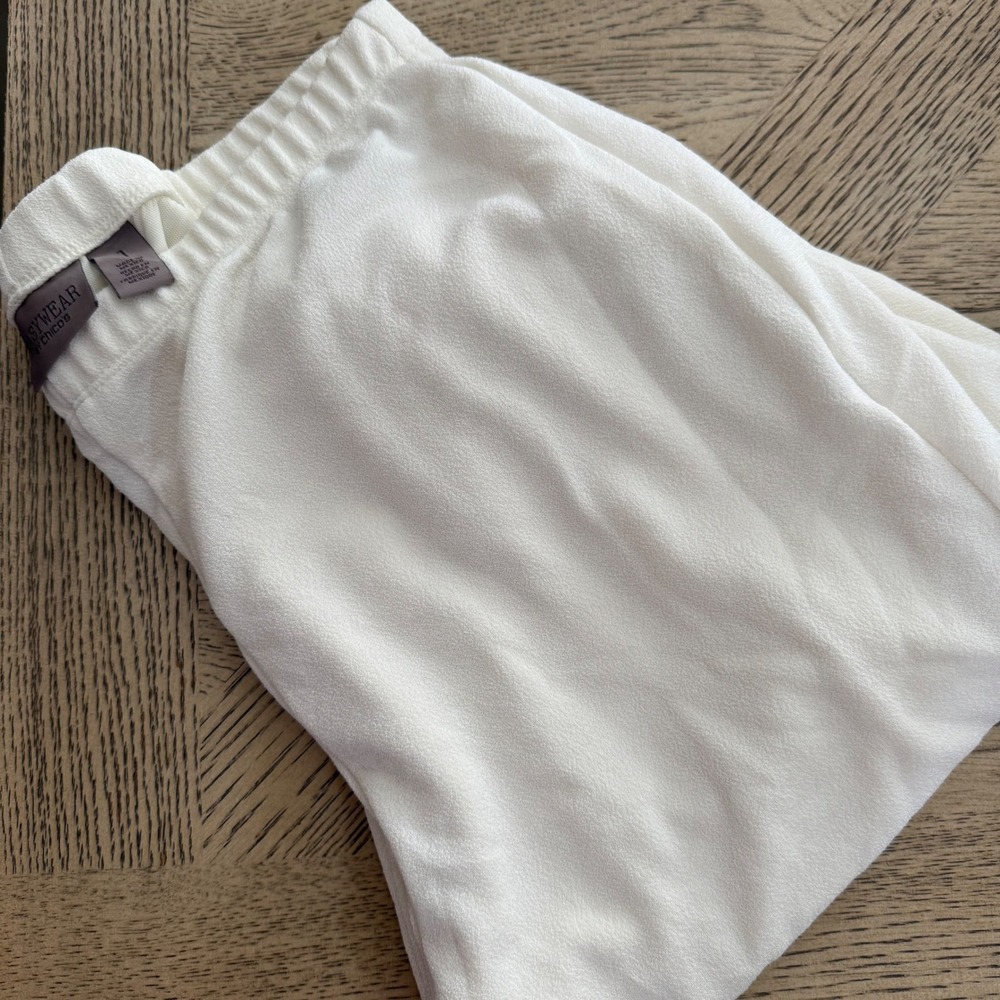 Chicos Easywear White Textured Pull On Elastic Waist Pants Women's Size 1 Medium